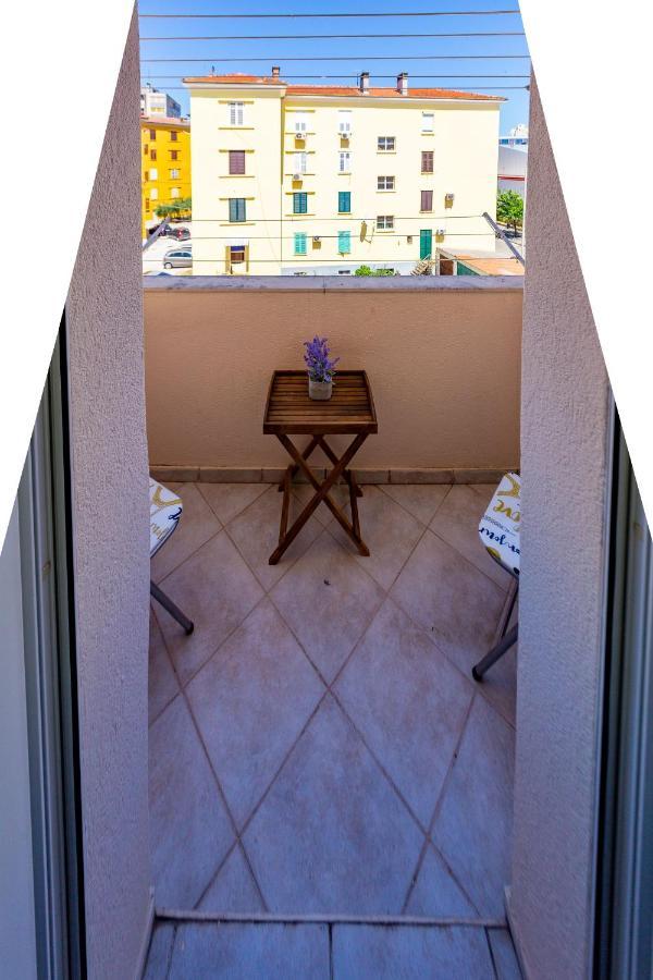 Vale Apartment With Balcony Zadar Ngoại thất bức ảnh